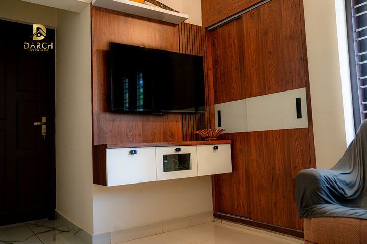 Darch TV unit and partition project 9